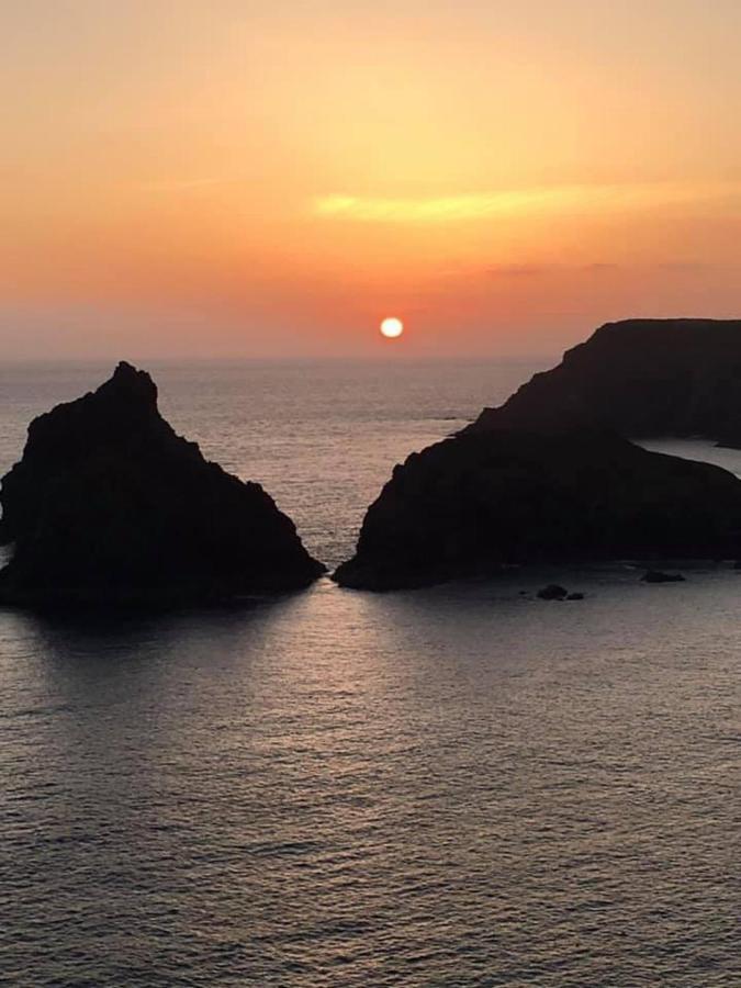 Wellspring Cottage Nr Kynance Cove Lizard Bagian luar foto